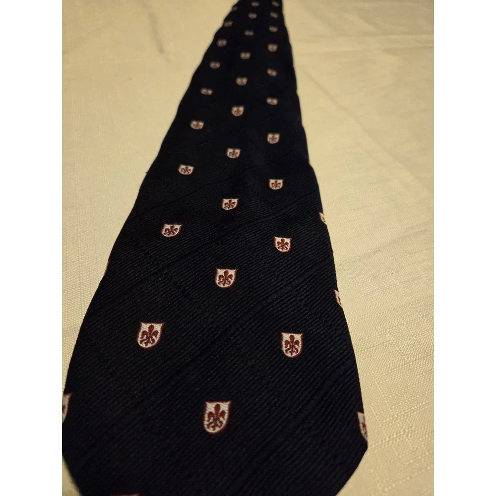 Vintage Ben Simons Crest Motif Tie, Historical Menswear Retailer